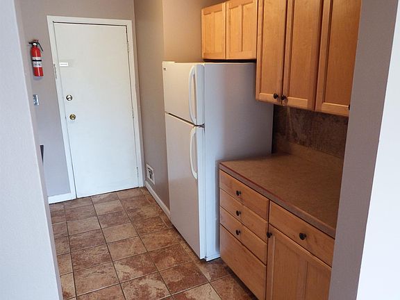 3rd image of 679 Watersedge Dr