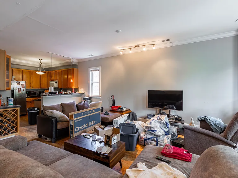 1314 W Roscoe St #1 — Photo 4