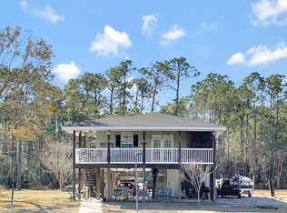 220 Pinewood Dr, Pass Christian, MS 39571