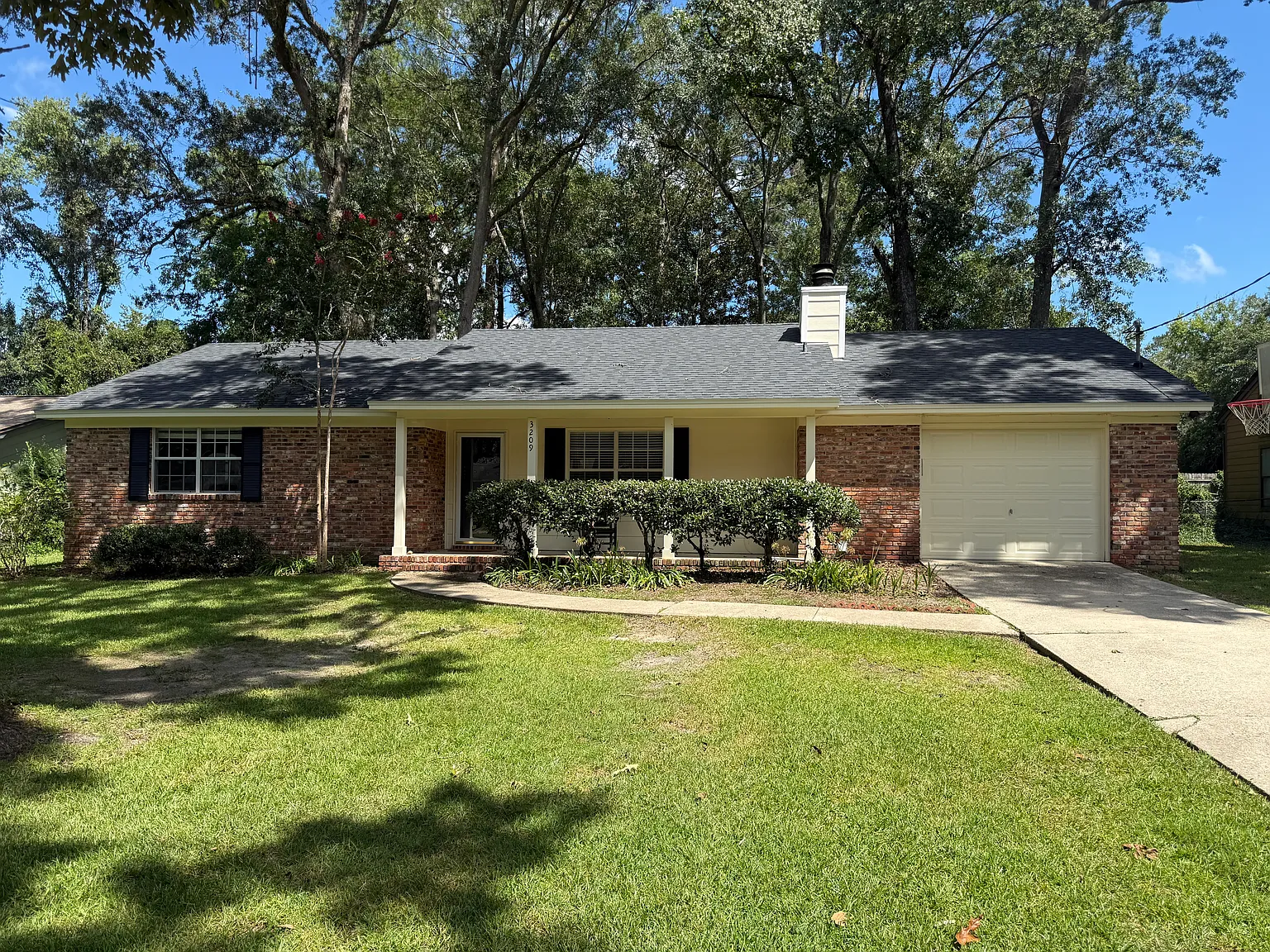 3 bed, 1460 sqft, $2,050 — Photo 1