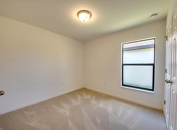 5th image of 467 Shadow Lakes Dr