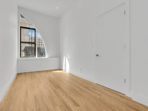 81 Willoughby Street image 3 of 8