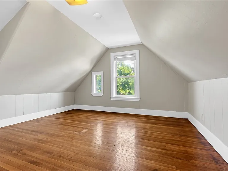 28 Evergreen St #3 — Photo 13