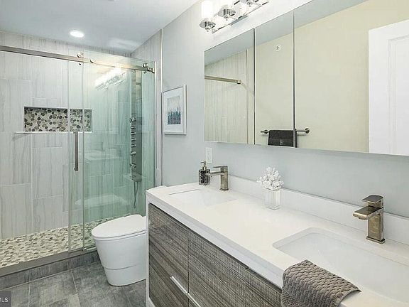 4th image of 1221 E Berks St #31-302