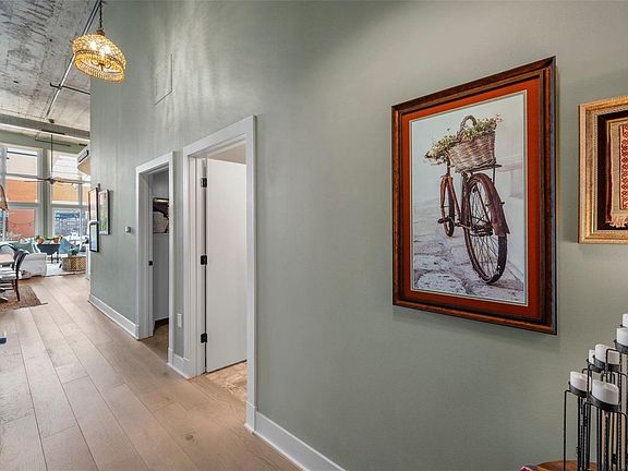 4th image of 4100 Forest Park Ave #118