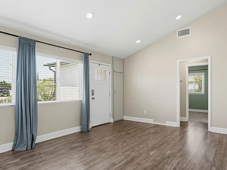 6102 Glacier Dr — Photo 4