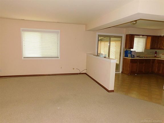 2nd image of 32666 Stoneybrook Ln