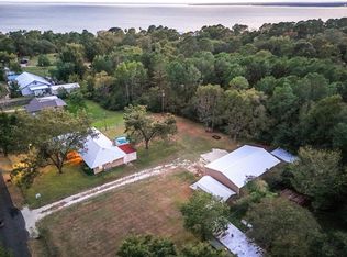 242 Magnolia Dr, Onalaska, TX 77360