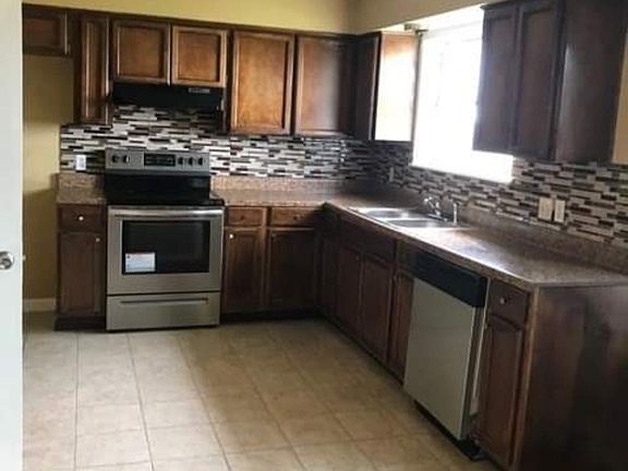 2nd image of 2421 Boca Chica Dr