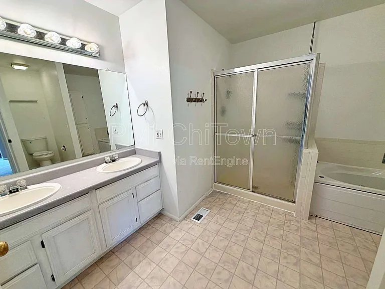 262 Greensboro Ct — Photo 13