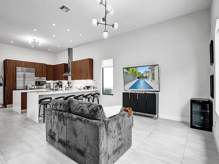 5663 Brookfield Cir W — Photo 17