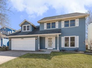 548 Beaconsfield Ave, Naperville, IL 60565