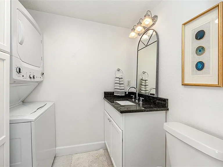 920 N Shore Dr NE — Photo 14