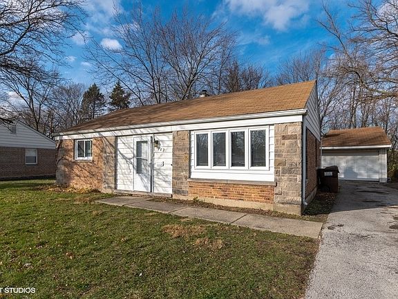 2nd image of 202 Indianwood Blvd