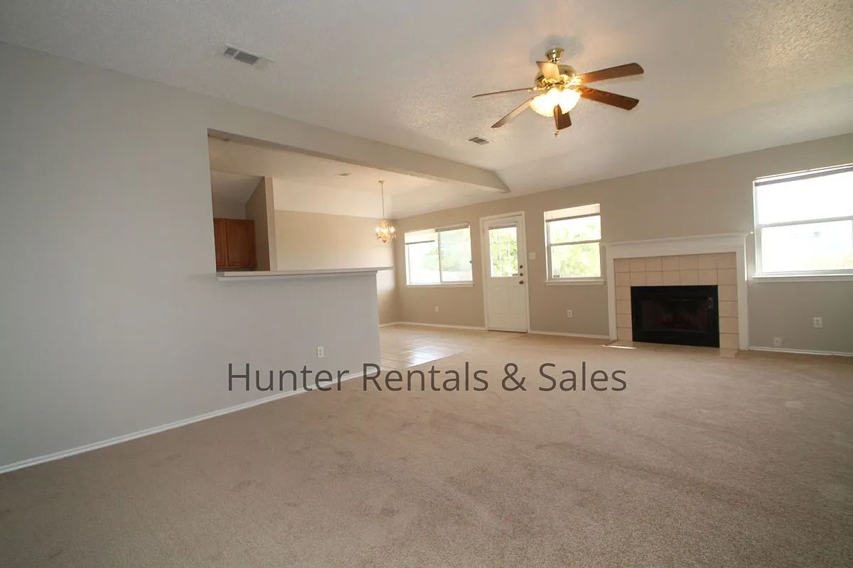 Building Photo - 3203 Dorothy Jane Dr