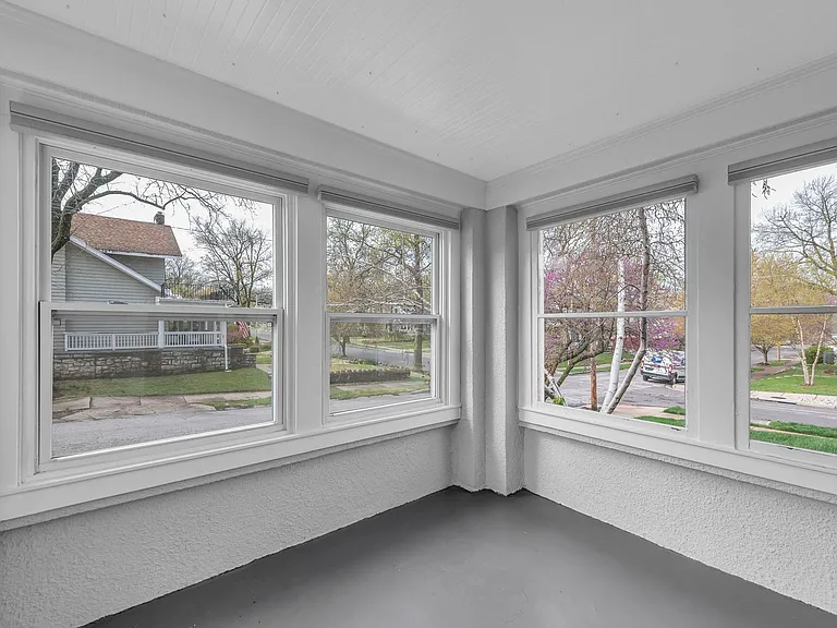 5545 Harrison St — Photo 18