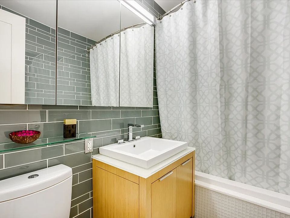 2nd image of 22 N 6th St APT 26I