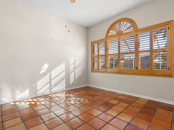 4th image of 10253 Oasis Palm Dr