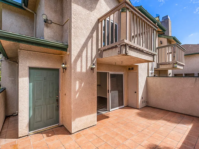 1229 E Carson St #1 — Photo 15