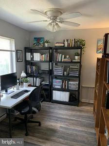 615 Center St APT 104, Herndon, VA, 20170