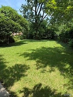 3rd image of 930 Sanders Dr
