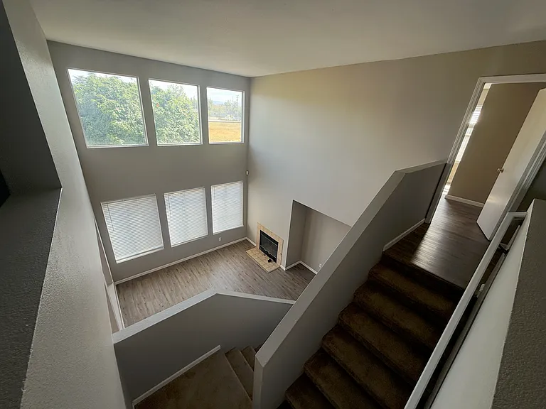 388 Burlington Dr — Photo 12