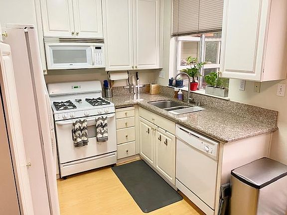 4th image of 6008 Delsea Pl