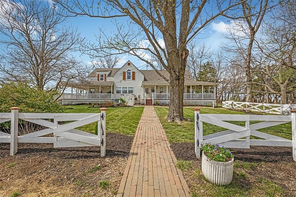 27440 W 215th St, Spring Hill, KS 66083 | Zillow