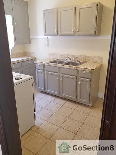 1st image of 2426 Benderwirt Ave