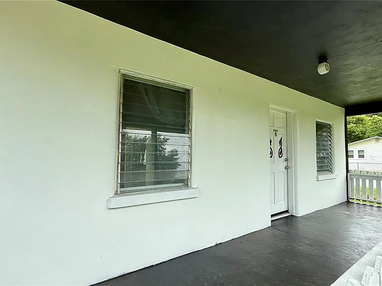 202 E Polk St — Photo 3