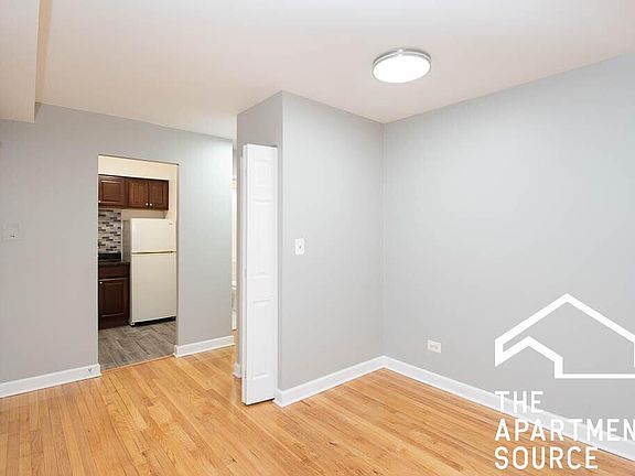 4th image of 6830 N Sheridan Rd APT 350