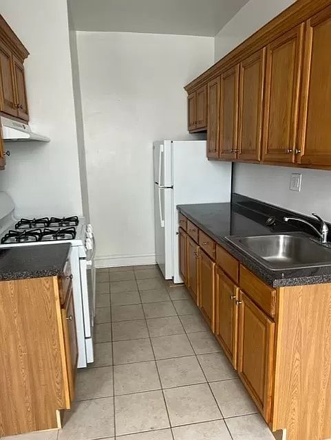 1st image of 80 Winthrop St APT X4