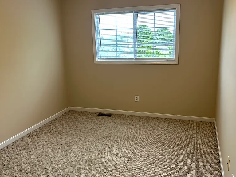 139 Darby Woods Ct — Photo 8