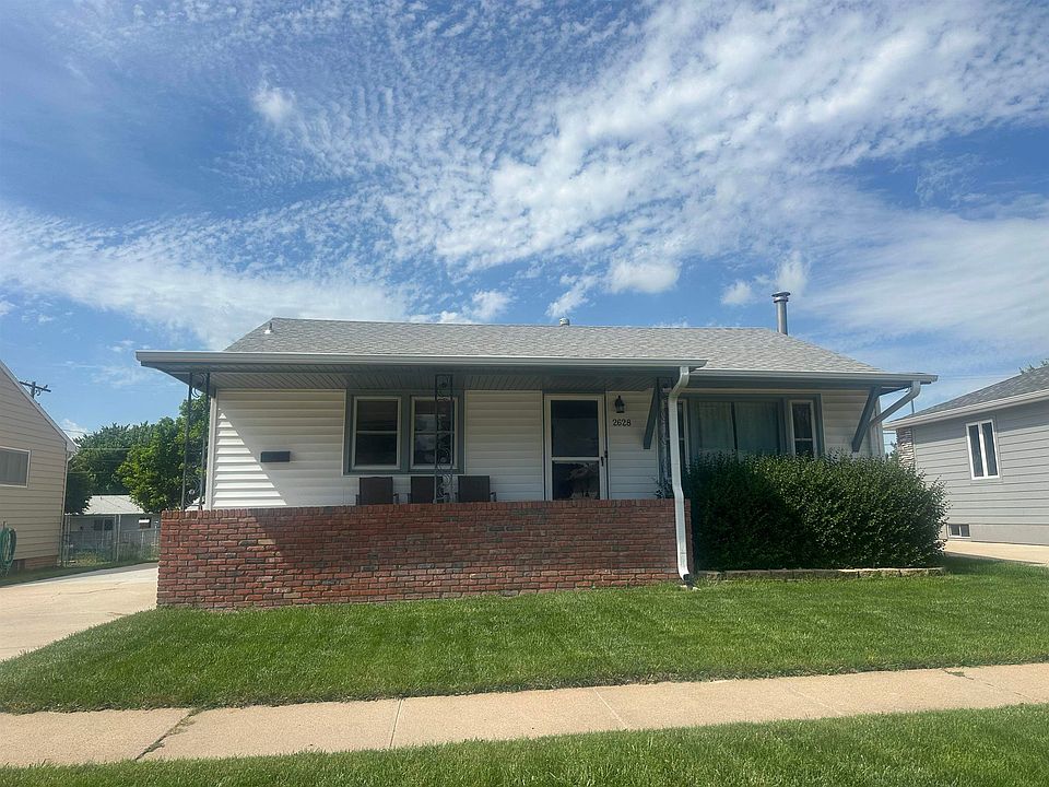 1st image of 2628 W 5th St