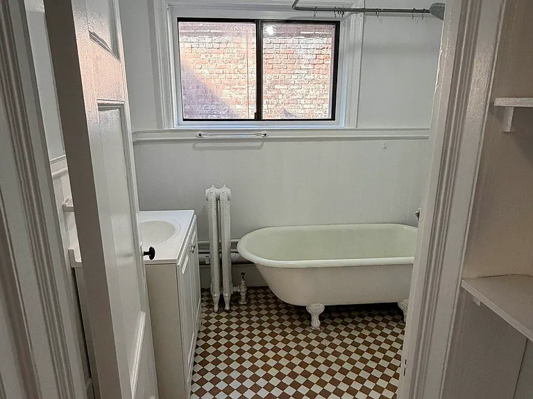 332 W 83rd St #8 — Photo 4