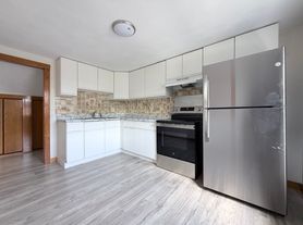 509 Ferry St, Everett, MA