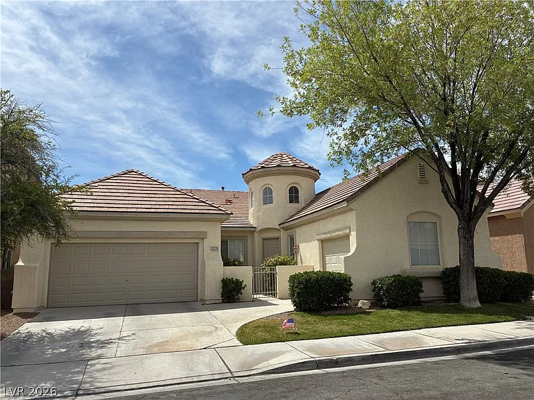 2275 Moresca Ave — Photo 2