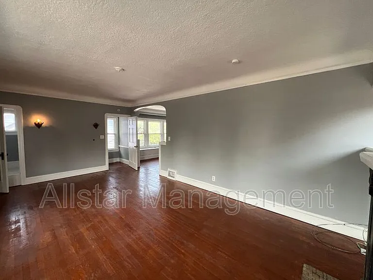 3255 E 139th St #UP — Photo 26