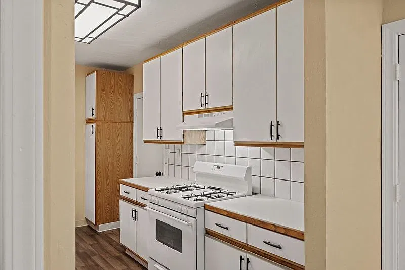 3 bed, 2.5 bath, 1700 sqft, $3,595 — Photo 2