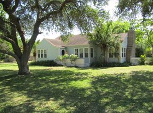 819 N Wood St, Rockport, TX 78382