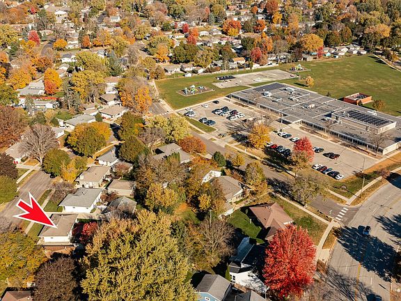 3rd image of 2408 16th Ave NW