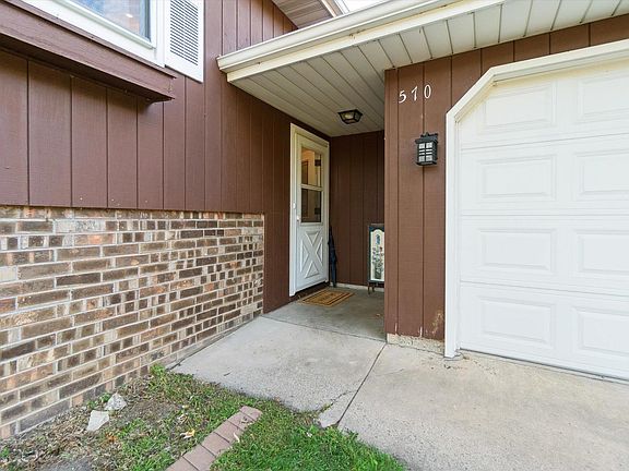 3rd image of 570 Sherwood Ln