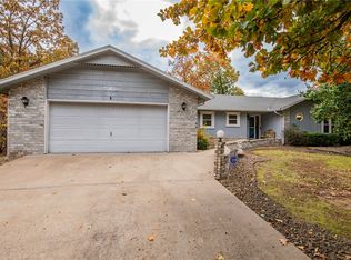 2 Newburgh Dr, Bella Vista, AR 72715