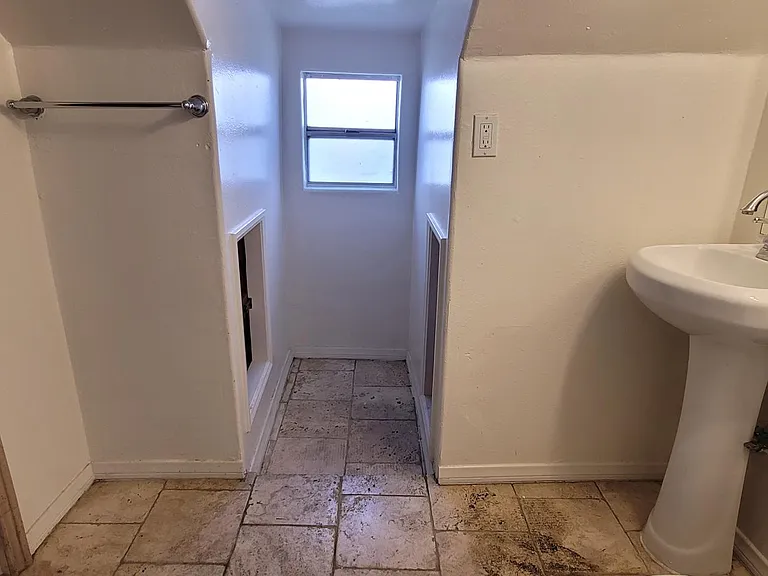 5826 Willoughby Ave #3 — Photo 12