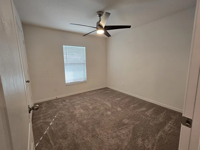 2198 SW Algiers St — Photo 59