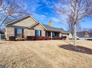 609 Lake Vista Dr, Jefferson, GA 30549