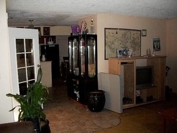 4th image of 1308 E Colon St
