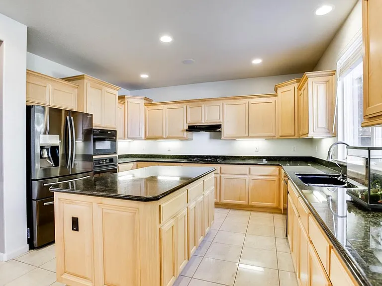 825 Rio Grande Dr — Photo 9