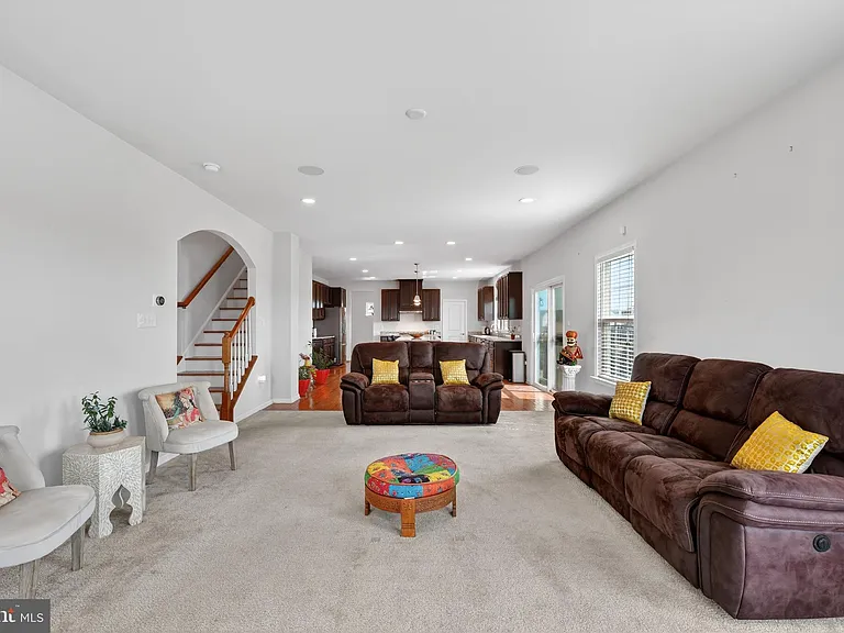 40 Gina Dr — Photo 10
