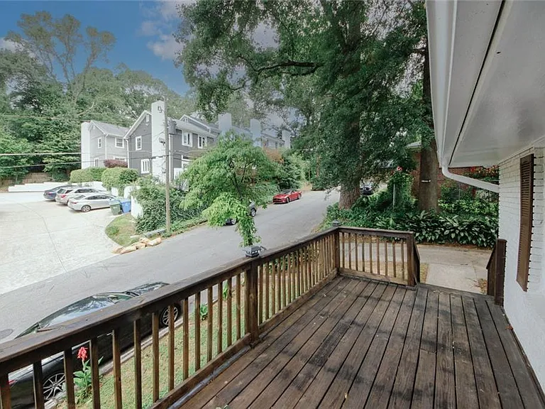 895 Durant Pl NE — Photo 3
